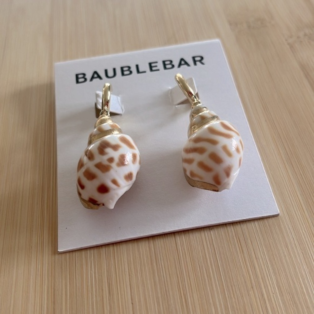 Brand New BaubleBar Gold Tone Conch Seashell Drop Earrings Beach Vacation Cruise - Picture 4 of 12